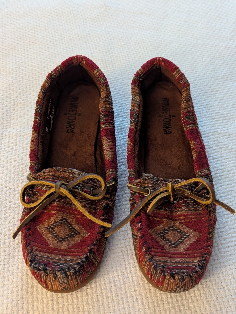 MINNETONKA Women's BAJA Moccasins Textile Slip-On RED/MULTI SIZE 7